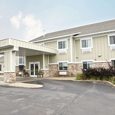 Grandstay Hotel & Suites Perham Exteriör bild