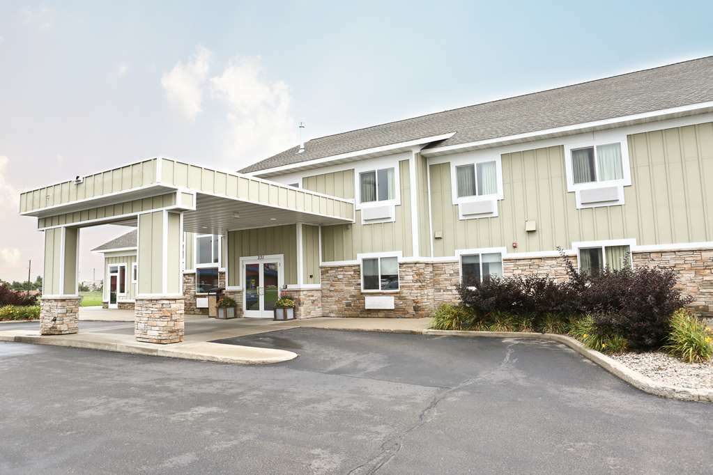 Grandstay Hotel & Suites Perham Exteriör bild